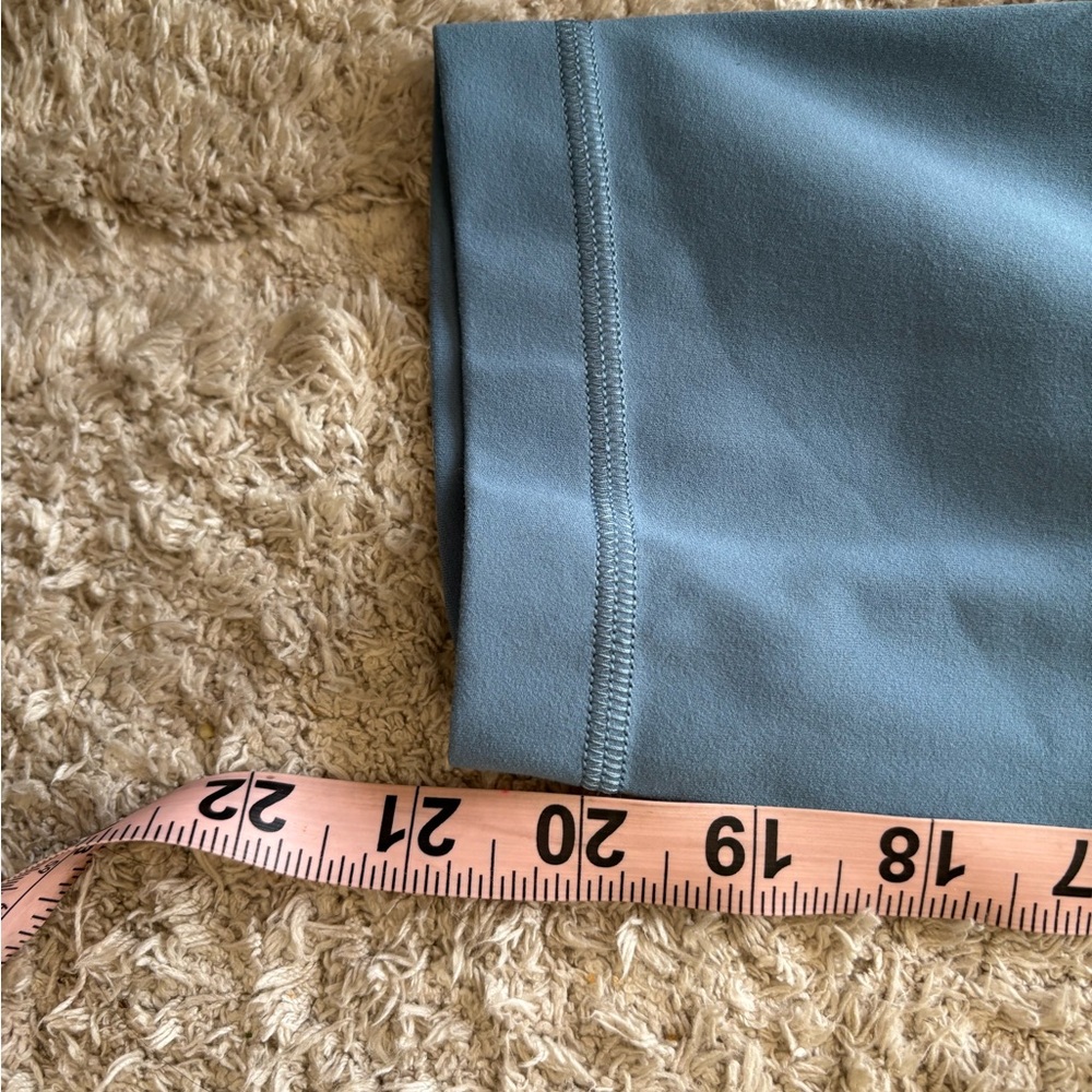 Lululemon Align Leggings 21 “ crop solid blue size 6 women’s cropped - Picture 5 of 9